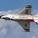 USAF Thunderbirds jet flying inverted